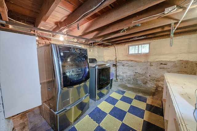 77 Cottage St, Bangor, ME 04401 - below grade area featuring independent washer and dryer