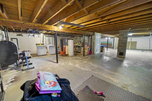 42 Sugarloaf Ln, Bangor, ME 04401 - unfinished below grade area with gas water heater and oil tank