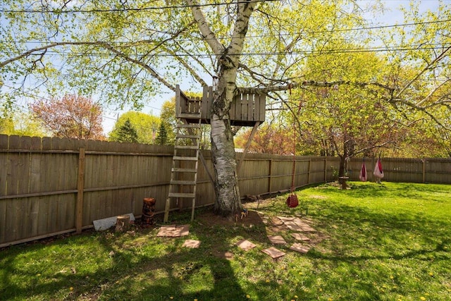 34 Admonten Ave, Rockland, ME 04841 - view of yard