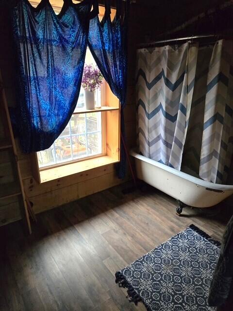103 Fellows Ln, Winthrop, ME 04364 - detailed view of wood finished floors
