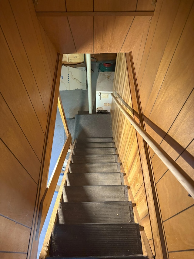 863 Sturtevant Hill Rd, Winthrop, ME 04364 - stairway with wooden walls