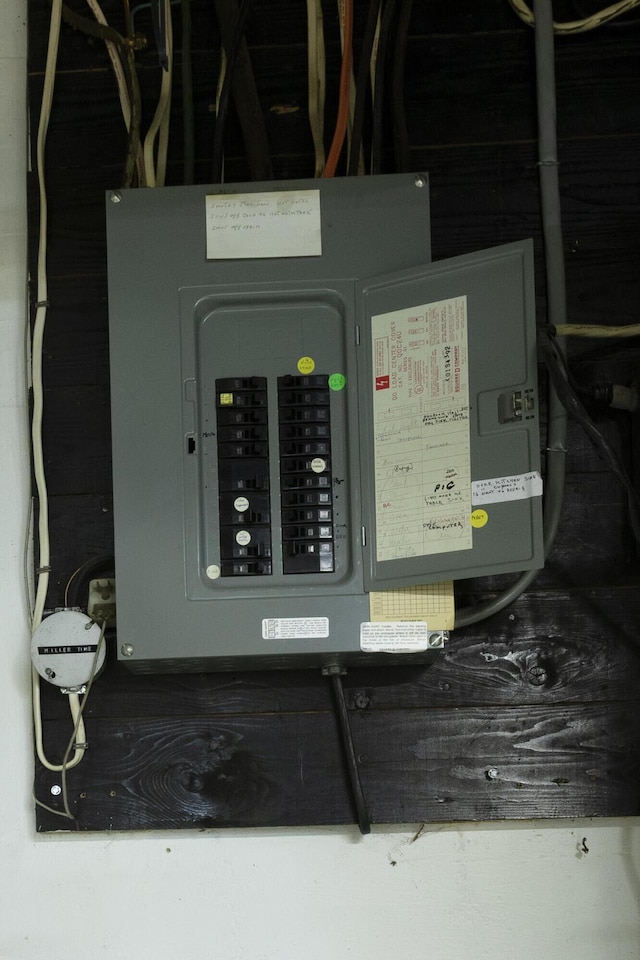 13 Packard Ave, Norway, ME 04268 - utilities featuring electric panel