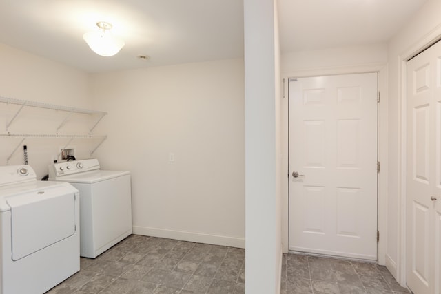 359 Beech Plains Rd, Buxton, ME 04093 - laundry room featuring washer and clothes dryer and baseboards