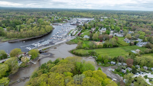 14 S Main St, Kennebunkport, ME 04046