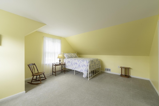 7 Salmon Run, Raymond, ME 04071 - bedroom featuring lofted ceiling, carpet flooring, and baseboards