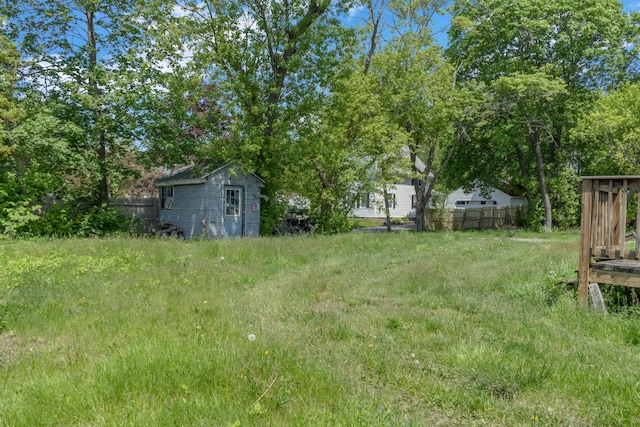 138 Summer St, Biddeford, ME 04005 - view of yard featuring an outbuilding