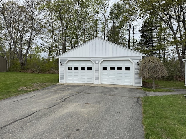 24 Chapel St, Boothbay, ME 04537 - view of detached garage