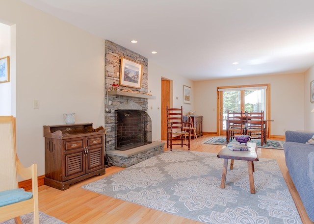 20 Ocean Side Ln, Bristol, ME 04554 - living area with light wood finished floors, a fireplace, and recessed lighting