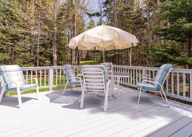 20 Ocean Side Ln, Bristol, ME 04554 - deck with outdoor dining space