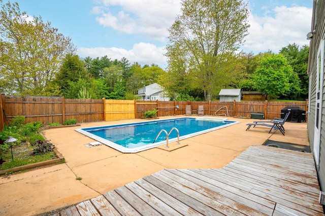 206 Sebago Lake Rd, Gorham, ME 04038 - view of pool with a patio and a fenced backyard