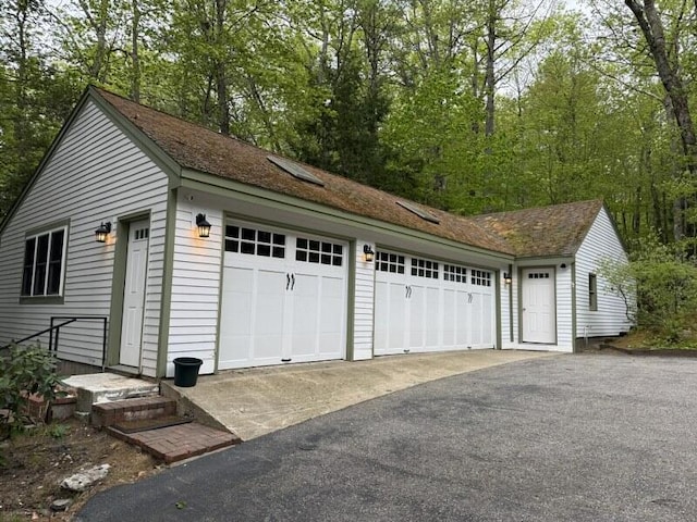 27 Chickadee Ln, Naples, ME 04055 - view of detached garage