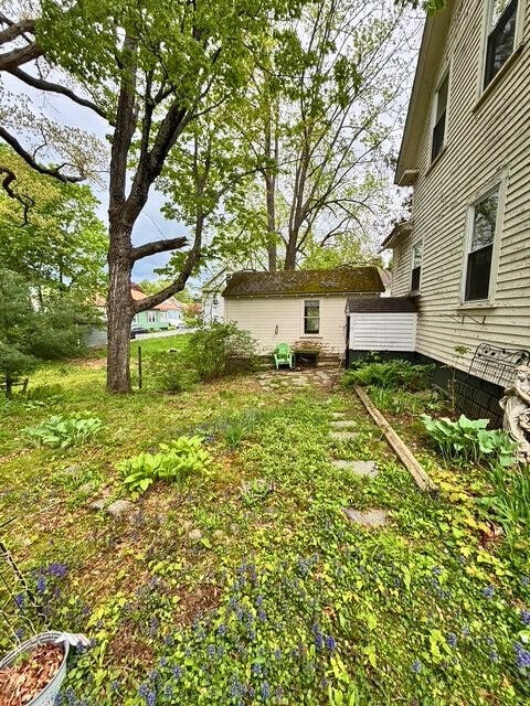 3 King St, Sanford, ME 04083 - view of yard