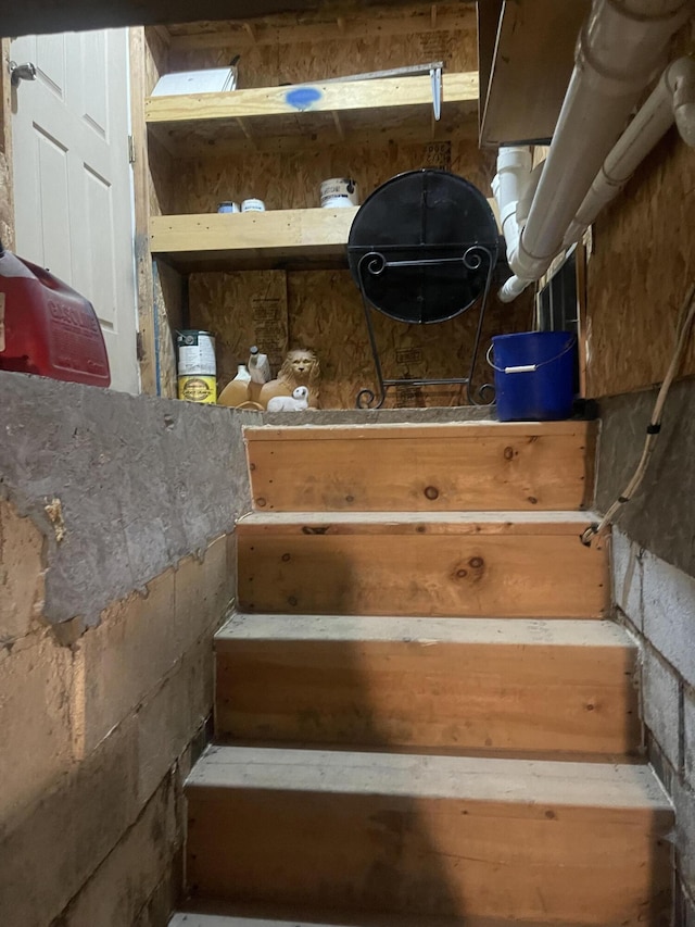 1 S Park St, Caribou, ME 04736 - view of staircase