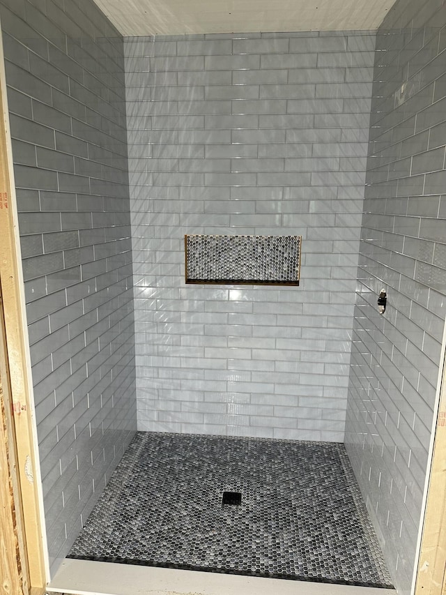 13 Morgan Ln, Limington, ME 04049 - full bath featuring a tile shower