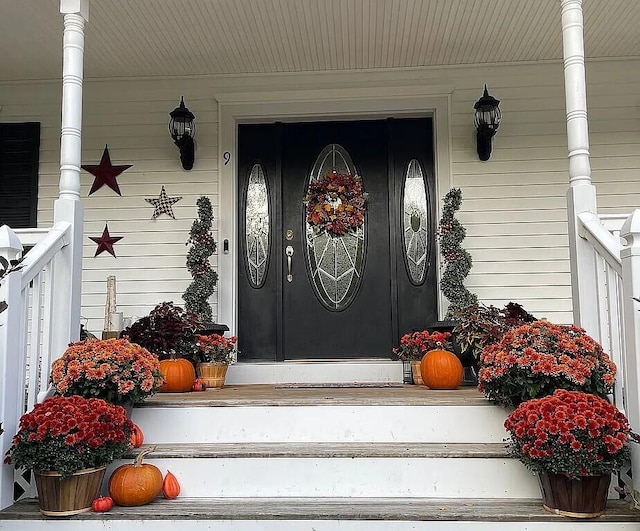 9 Deerfield Dr, Brunswick, ME 04011 - entrance to property featuring covered porch