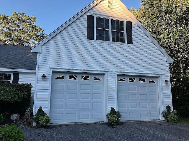 9 Deerfield Dr, Brunswick, ME 04011 - garage with driveway
