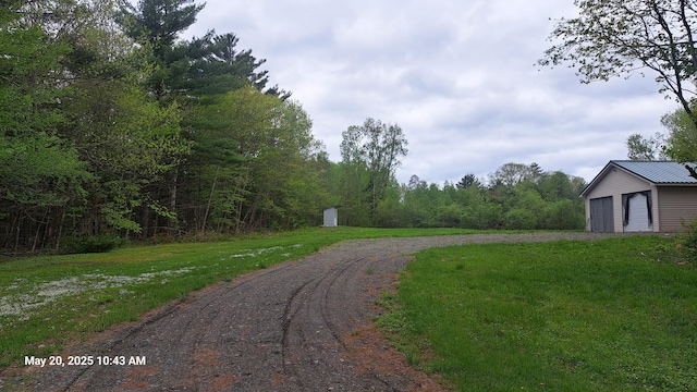 3 Back Rd, Abbot, ME 04406