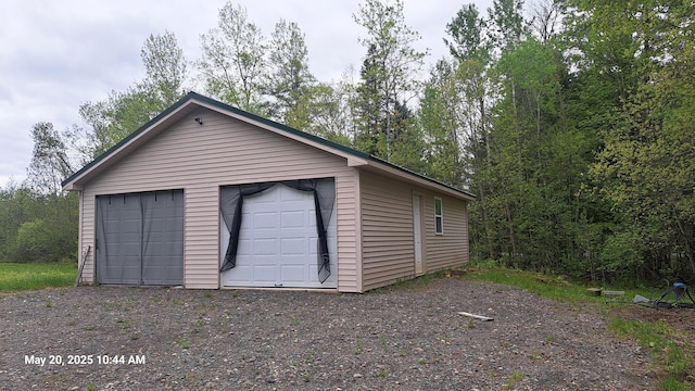 3 Back Rd, Abbot, ME 04406