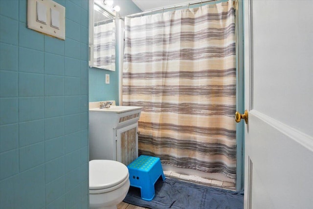 25 Biron Ave, Lewiston, ME 04240 - full bathroom featuring toilet, vanity, and curtained shower