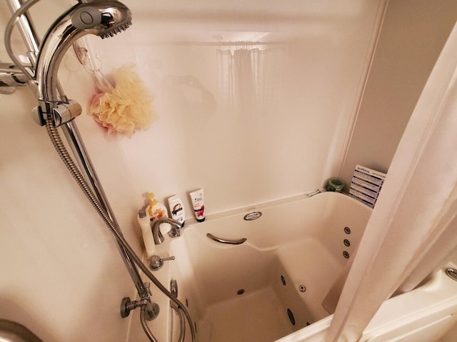 259-265 Bowden Point Rd, Prospect, ME 04981 - full bath with a whirlpool tub