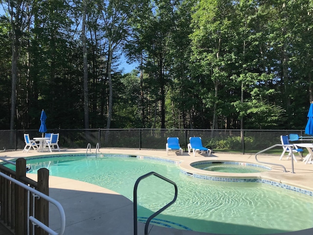 412 Post Rd Unit 253, Wells, ME 04090 - community pool with a hot tub and a patio
