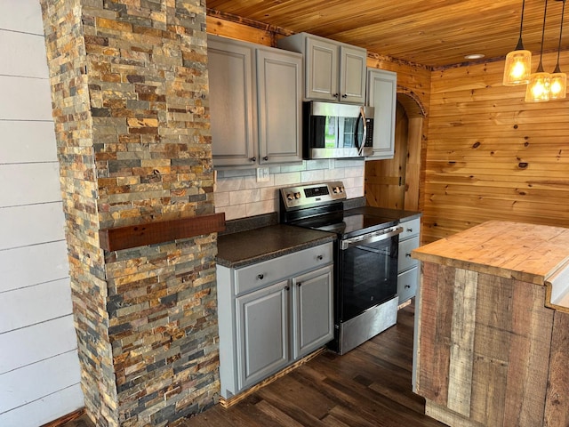 34 Prospect St, Caribou, ME 04736 - photo 11