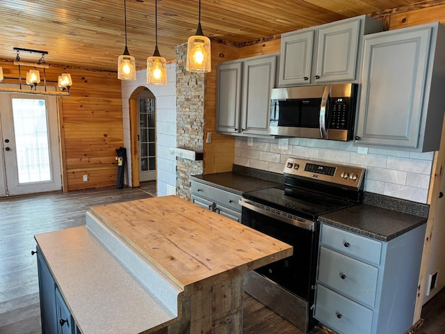 34 Prospect St, Caribou, ME 04736 - photo 10