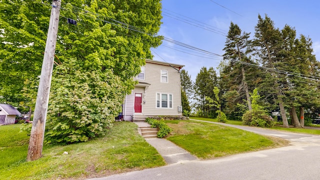 17 Wellman St, Lewiston, ME 04240 - view of front of home with a front lawn
