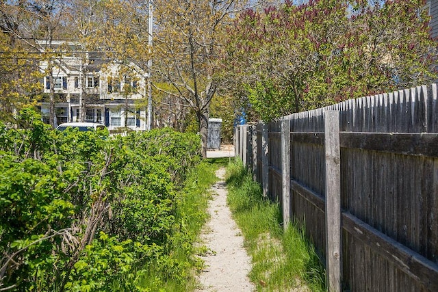 688 Kings Hwy, Kennebunkport, ME 04046 - view of yard