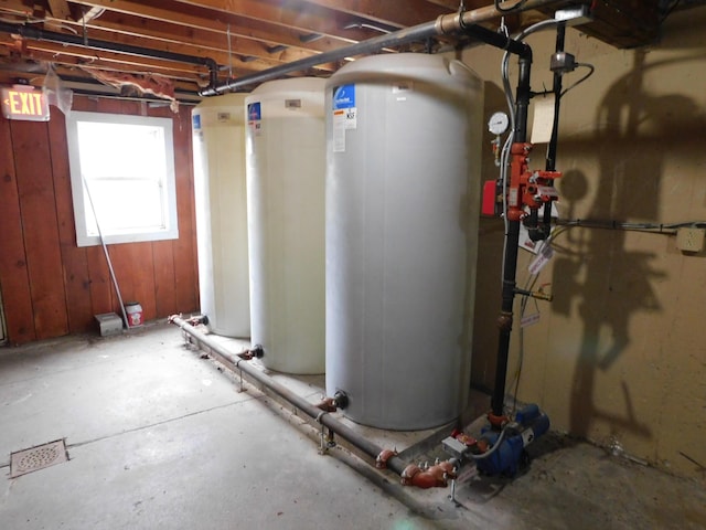81 S Main St, Athens, ME 04912 - utility room featuring water heater