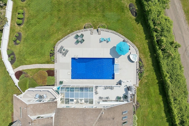 25 Ocean Ave, Cape Elizabeth, ME 04107 - aerial view of a pool area