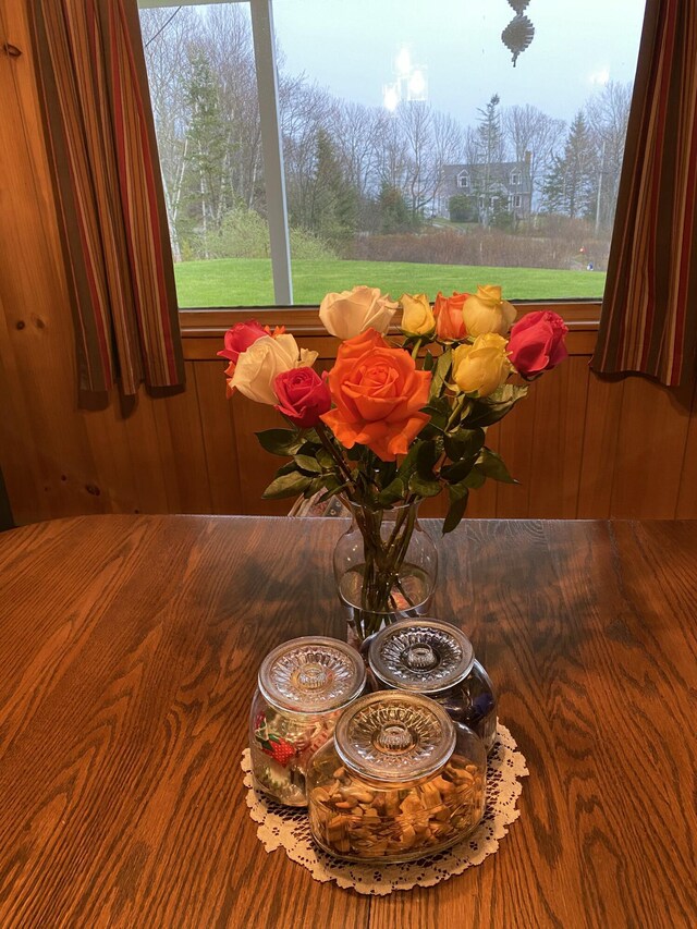42 Old Mill Rd, Bristol, ME 04554 - dining area view