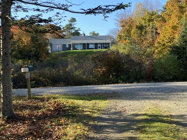 42 Old Mill Rd, Bristol, ME 04554 - view of front of house featuring a front yard