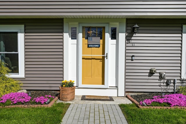 77 Carter St, Portland, ME 04103 - entrance to property featuring a porch