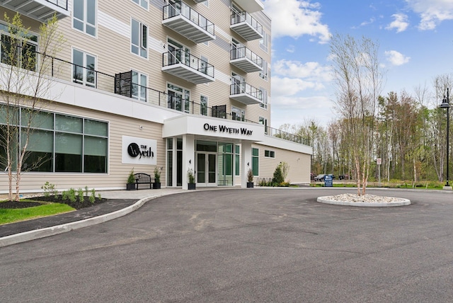 267 US Route 1 Unit 206, Falmouth, ME 04105 - view of apartment building / complex