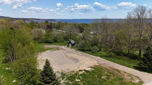 13 Old Stone Rd, Lincolnville, ME 04849