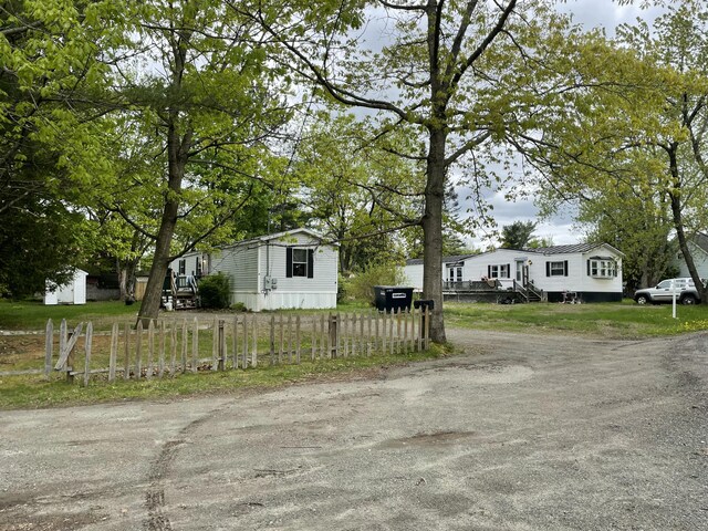 51 Parlin St, Skowhegan, ME 04976 - manufactured / mobile home featuring a fenced front yard