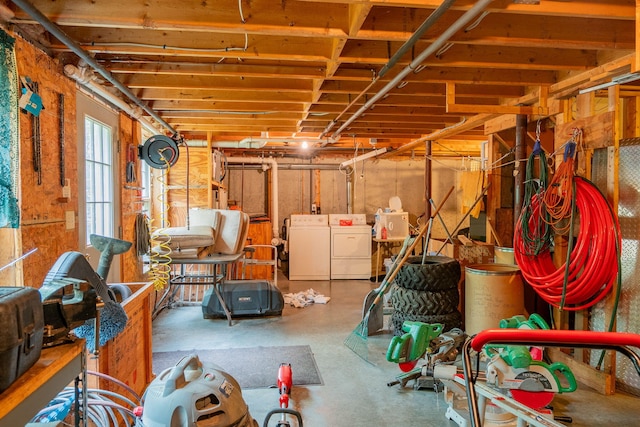 17 Easy St, Standish, ME 04084 - below grade area featuring washing machine and clothes dryer