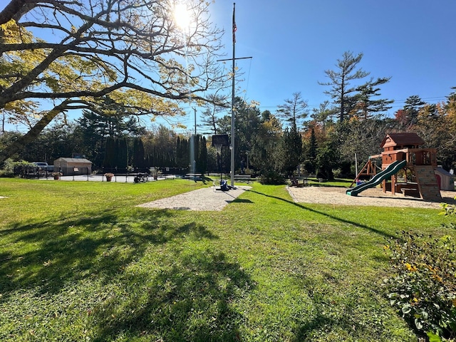 40 Shorebreezes Ln Unit 40, Kennebunk, ME 04043 - view of green lawn