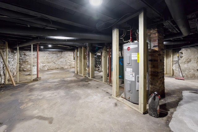 50 14th St, Bangor, ME 04401 - unfinished basement featuring water heater