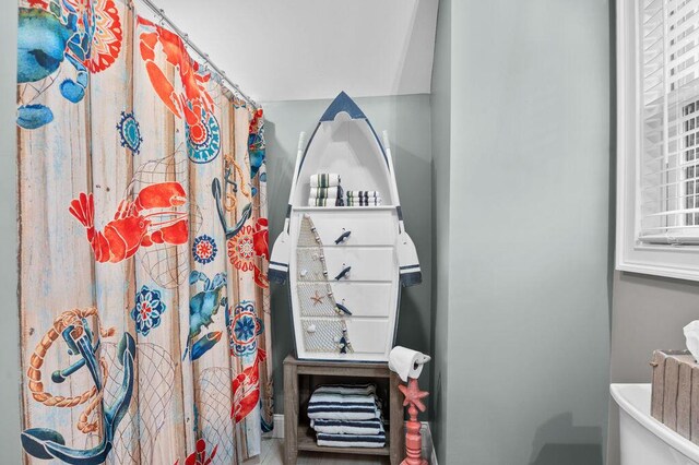 14 Winter Hills Ln, Ogunquit, ME 03907 - full bath with a shower with curtain