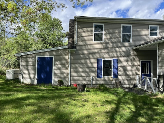39 Thompson St, Wells, ME 04090 - back of property featuring a lawn