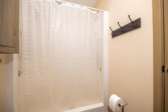 84 Little River Rd, Berwick, ME 03901 - bathroom featuring shower / bath combo