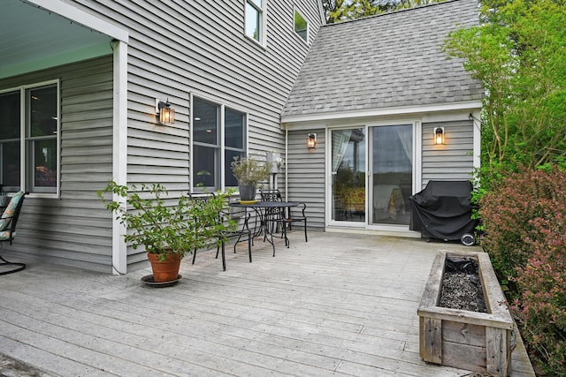 17 Lincoln Ln, Newcastle, ME 04553 - wooden terrace featuring a fire pit