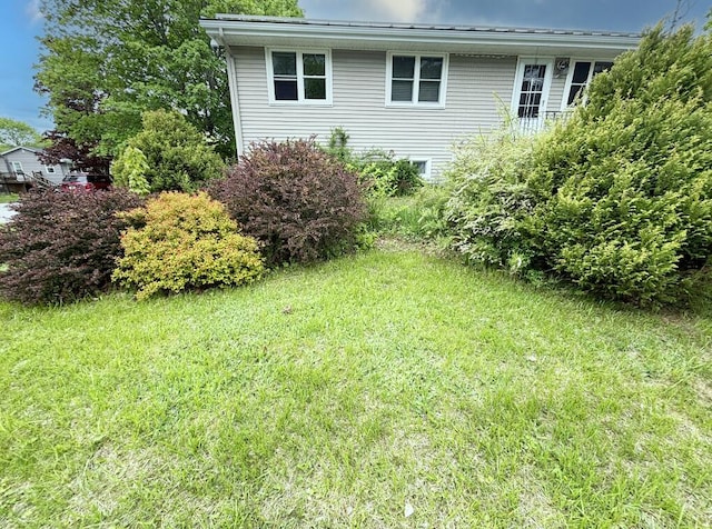 24 Mitchell St, Lewiston, ME 04240 - view of grassy yard