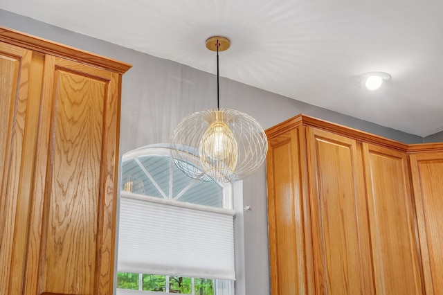 700 Pond Rd, Saint Albans, ME 04971 - detailed view of a chandelier
