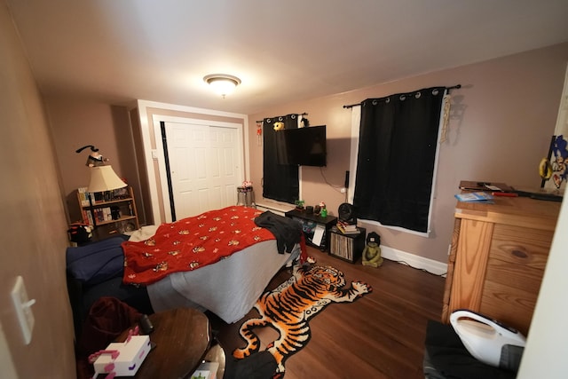 29 Columbia St, Houlton, ME 04730 - bedroom featuring wood finished floors and baseboards