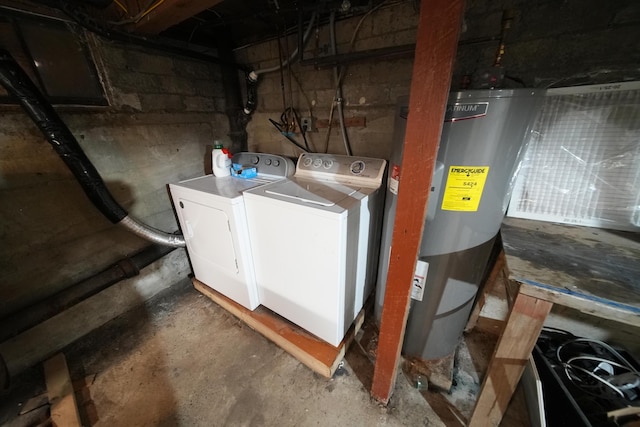 29 Columbia St, Houlton, ME 04730 - laundry room featuring washing machine and clothes dryer and water heater