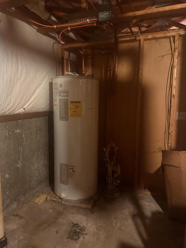 187 Purkis Rd, Buckfield, ME 04220 - utility room with electric water heater