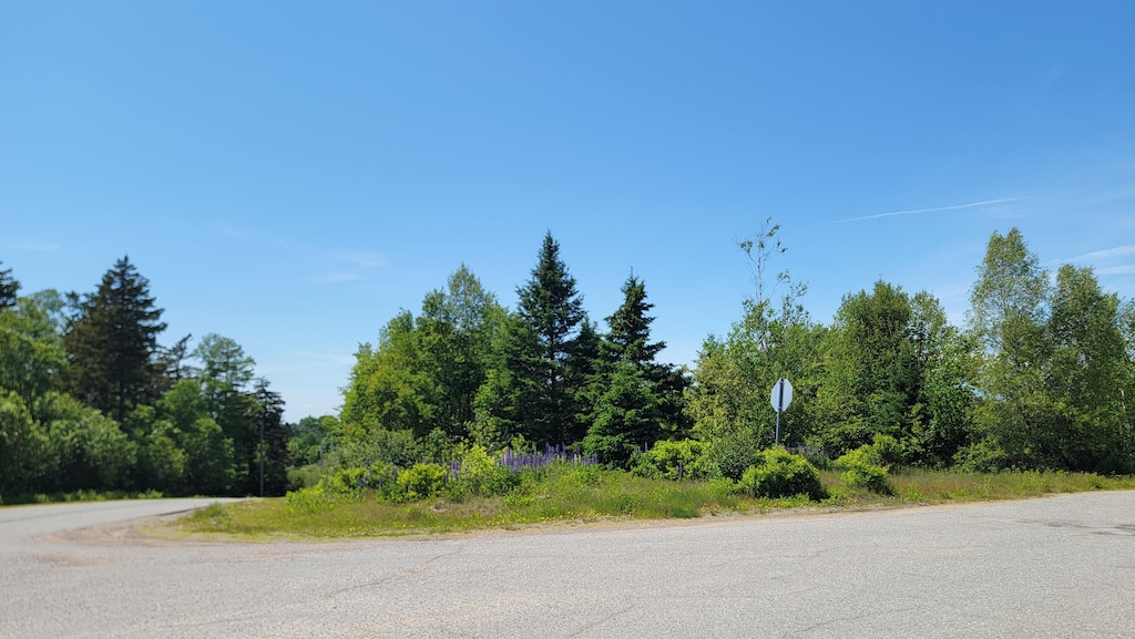 2 Byrd St, Eastport, ME 04631